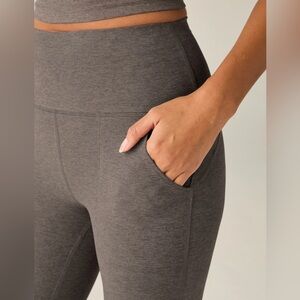 NWT Beyond Yoga Spacedye All Day Flare High Waisted Pant
Soft Umber Heather / M